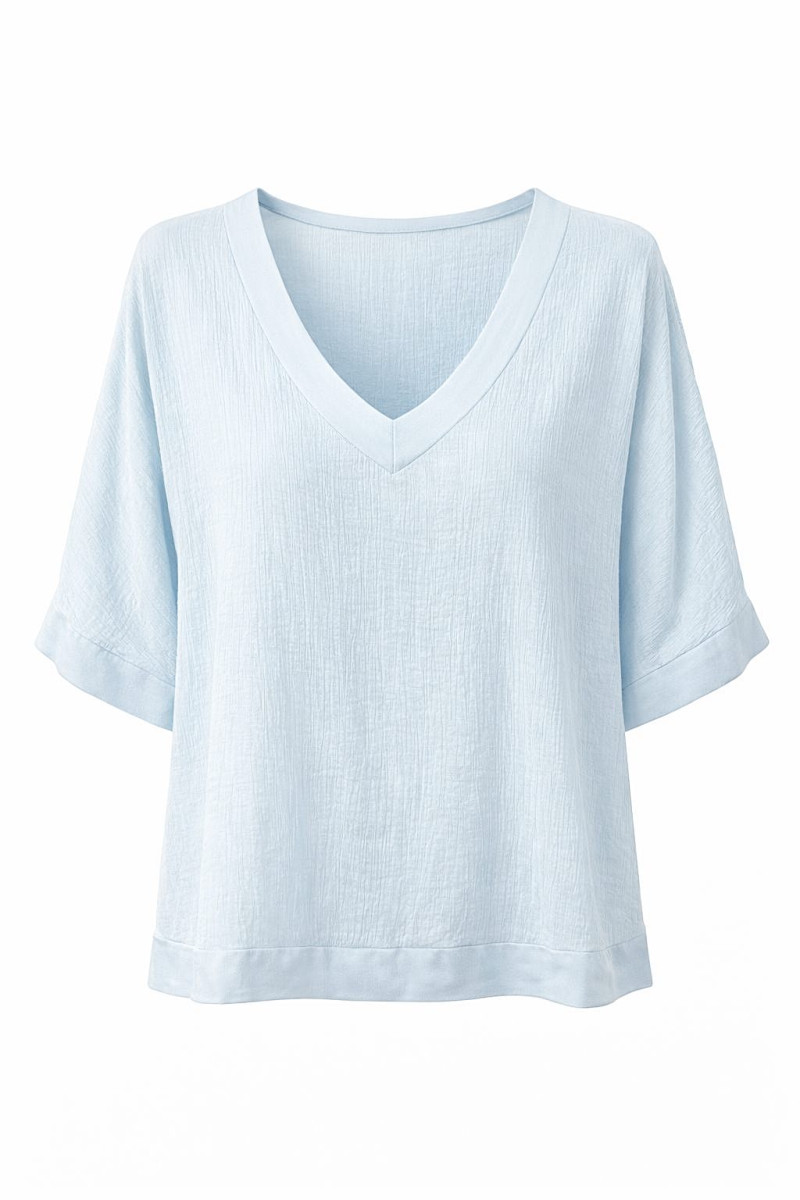 Блуза из вискозы в нежно‑голубом оттенке Joleen