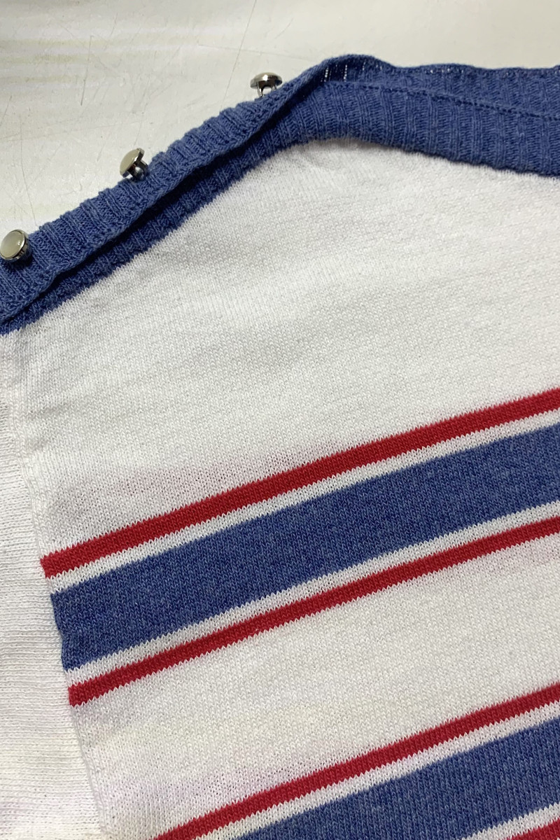 Белый джемпер в красно синюю полоску из Dixie