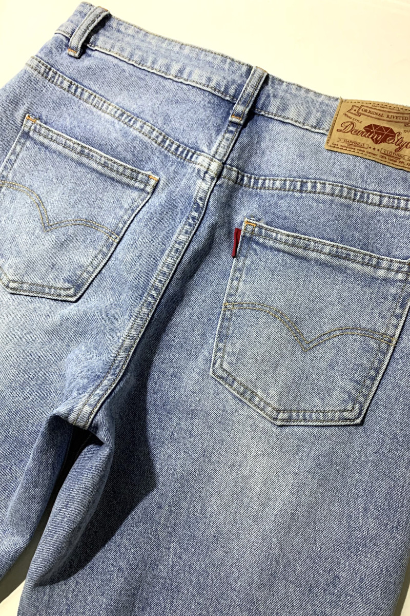 Светло‑голубые джинсы прямого кроя Dixie