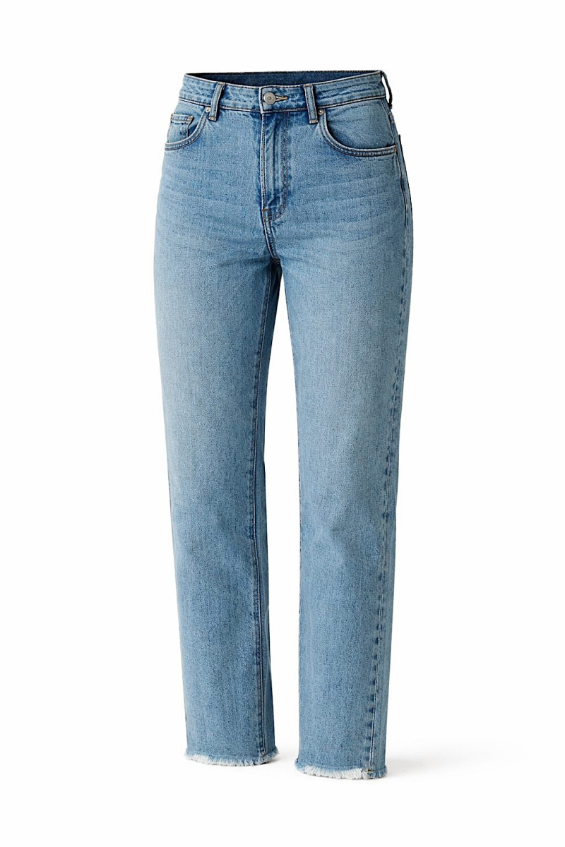 Голубые джинсы с бахромой по низу Joleen