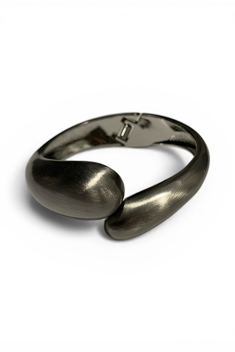 Скульптурный металлический браслет в серебристом тоне Motel