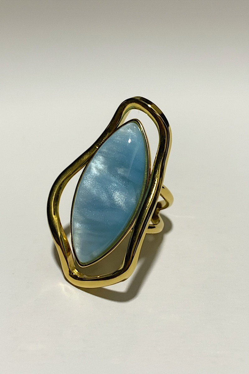 Скульптурное кольцо с камнем в голубом оттенке Motel