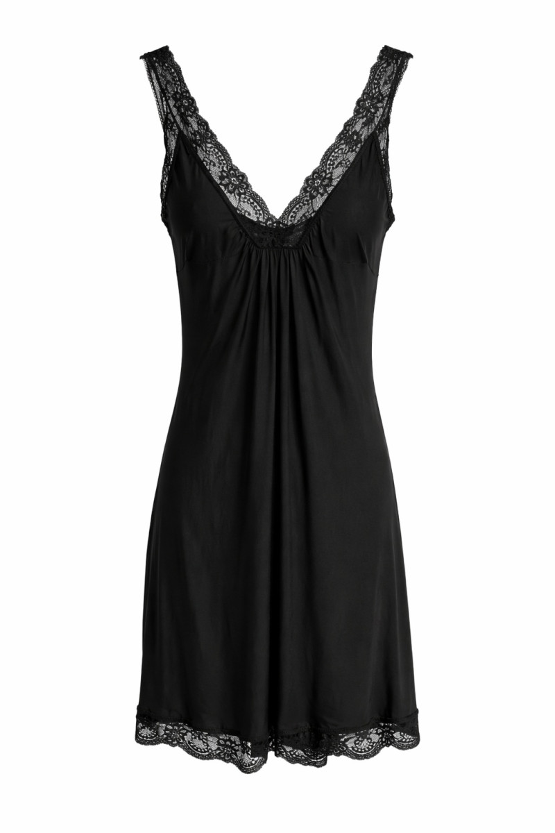Чёрное платье с кружевом No-Na