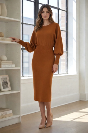 Карамельное трикотажное платье миди итальянского бренда Joleen
