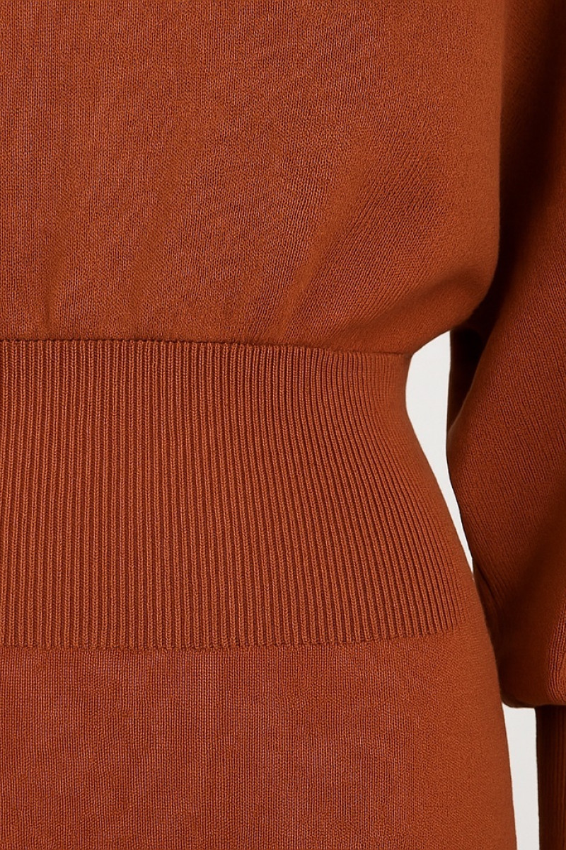 Платье из вискозы карамельного цвета итальянского бренда Joleen