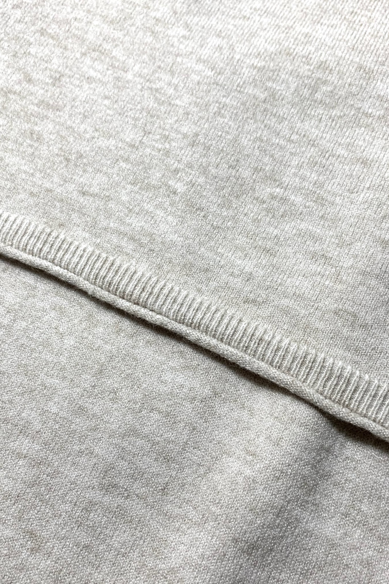 Трикотажное бежевое платье итальянского бренда  Joleen