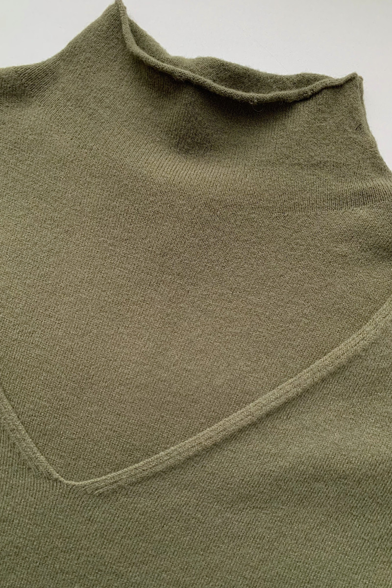 Трикотажное зеленое платье итальянского бренда  Joleen