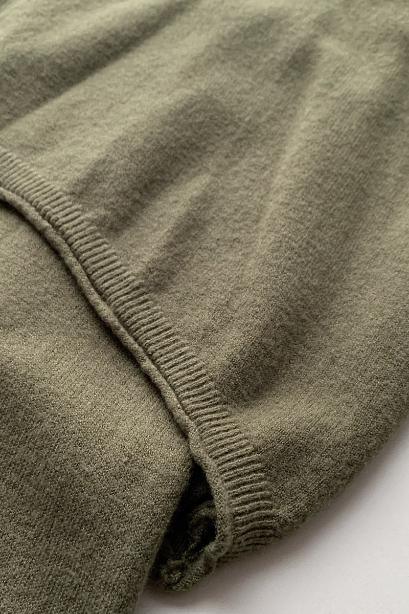 Трикотажное зеленое платье итальянского бренда  Joleen