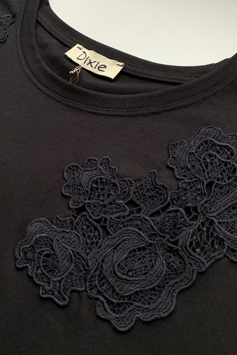 Чёрная хлопковая футболка с декоративным кружевом Dixie