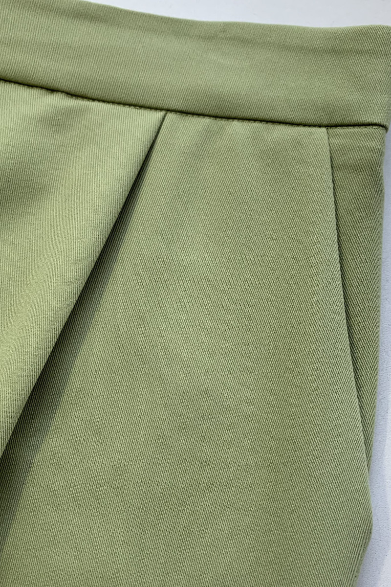 Элегантные брюки фисташкового оттенка из вискозы Dixie