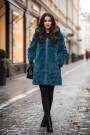 Тёплая двухстороння шубка-куртка изумрудного цвета с капюшоном