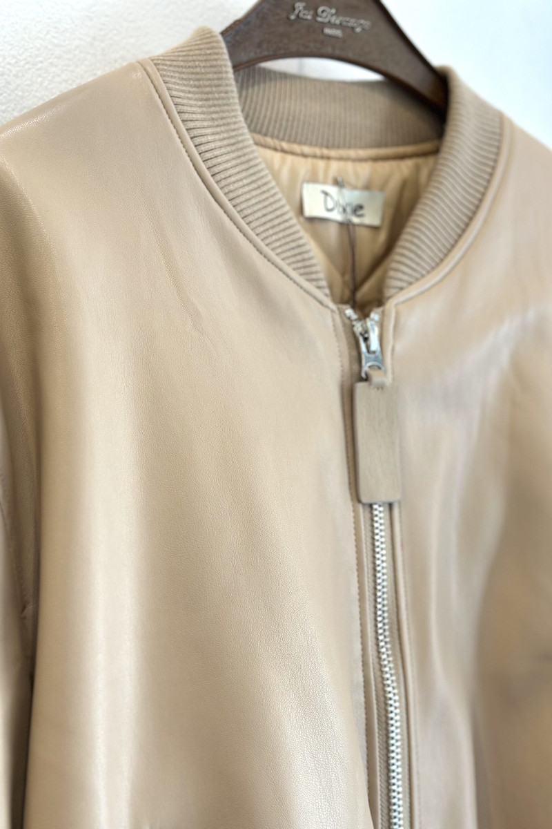 Бежевый бомбер из эко‑кожи Dixie