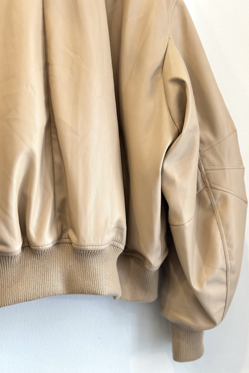 Бежевый бомбер из эко‑кожи Dixie