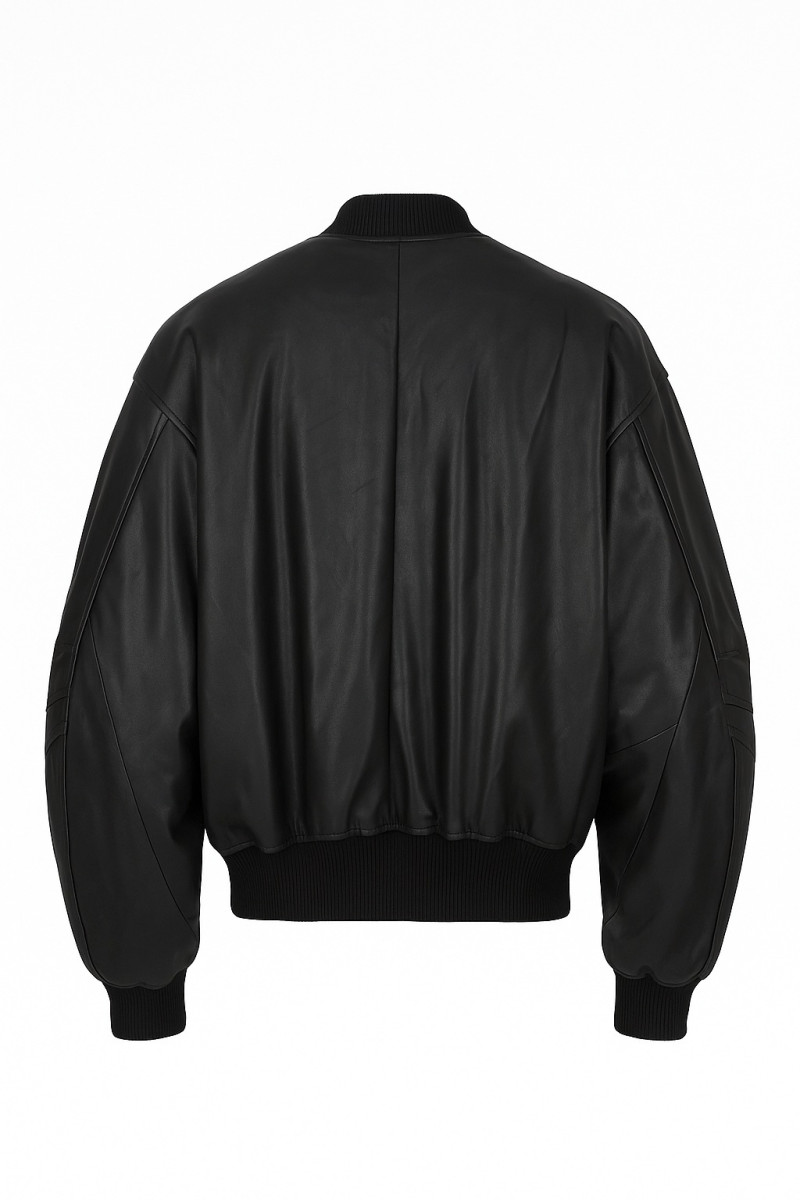 Чёрная куртка с эко-кожи итальянского бренда Dixie