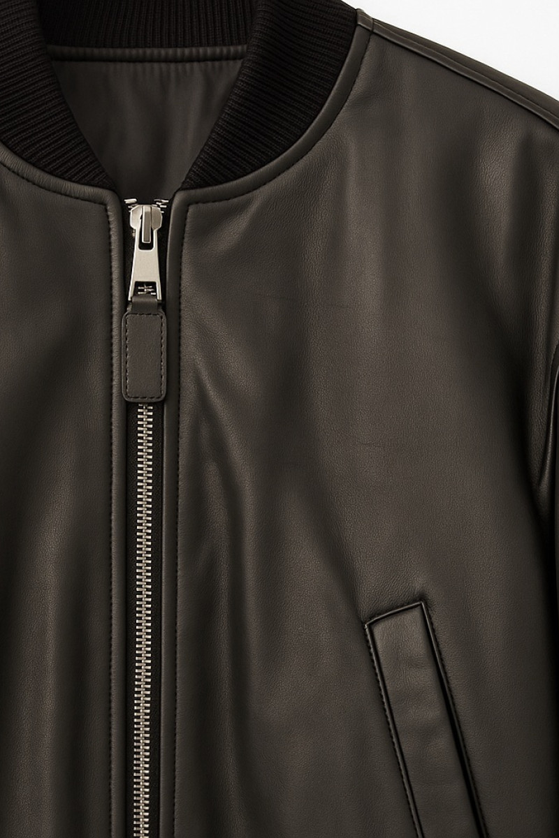 Чёрная куртка с эко-кожи итальянского бренда Dixie