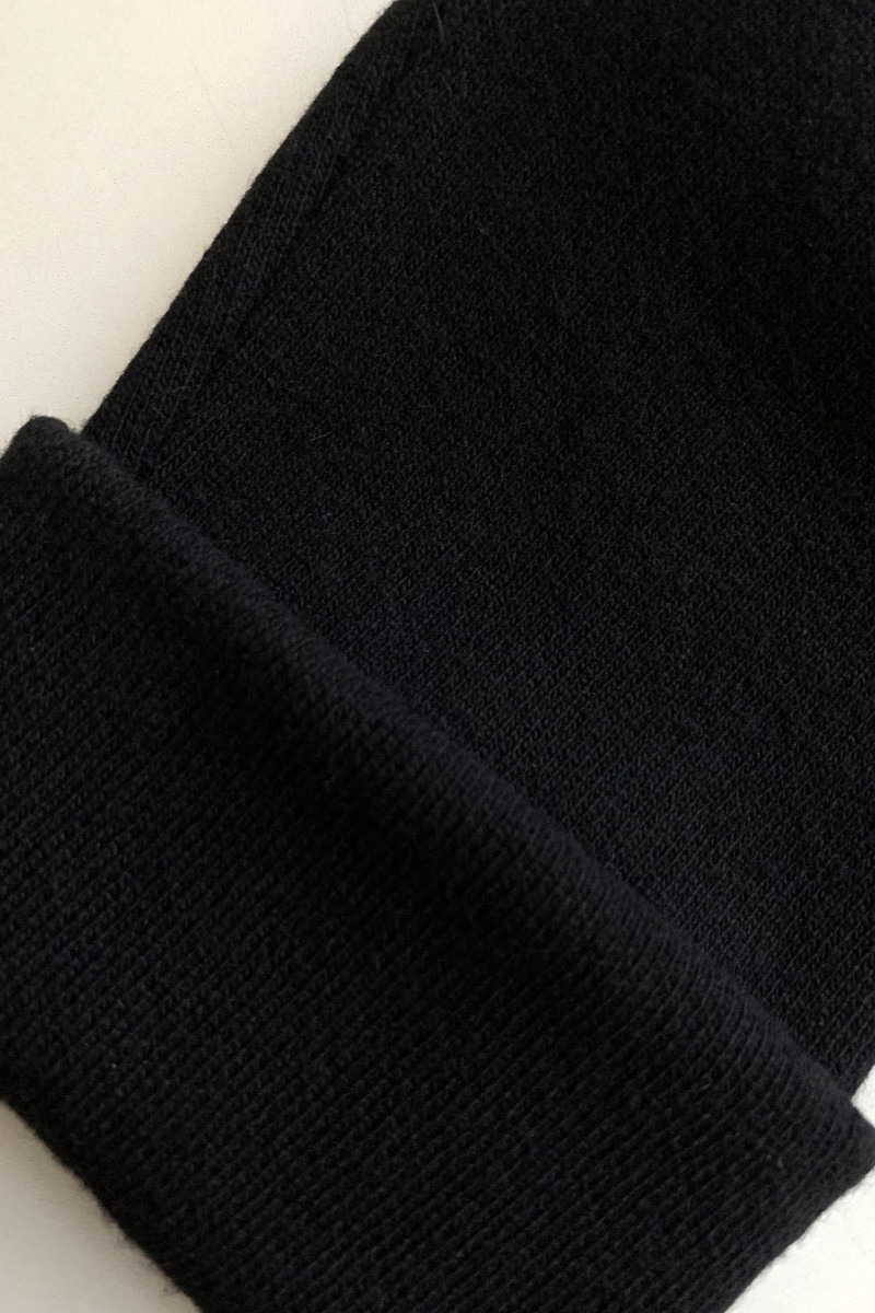 Чёрный кардиган из вискозы и кашемира с поясом Vicolo