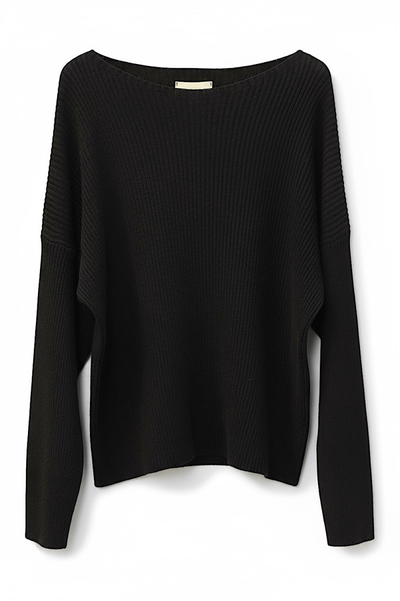 Чёрный костюм из мягкого трикотажа Vicolo