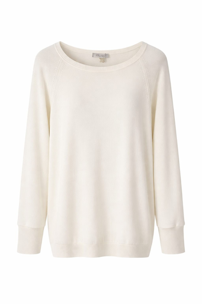 Молочный костюм из вискозы с плиссированной юбкой и джемпером No-Na