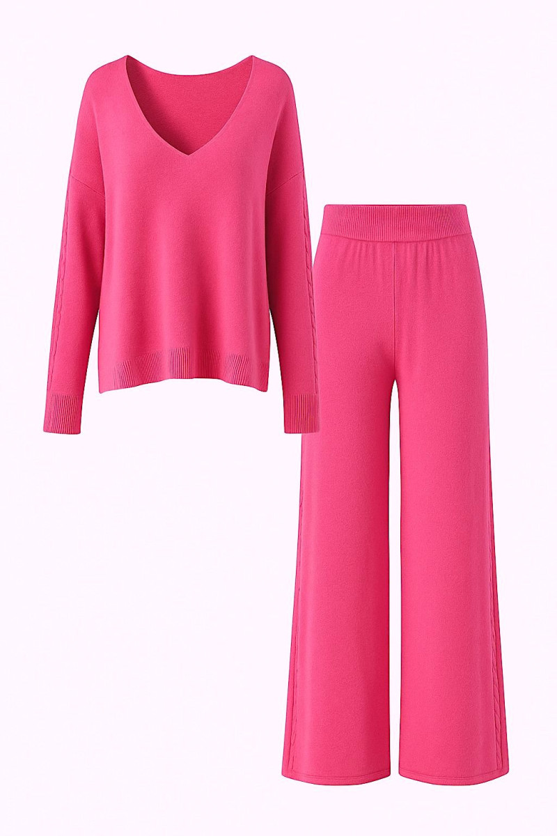 Трикотажный розовый костюм из шерсти и вискозы Joleen