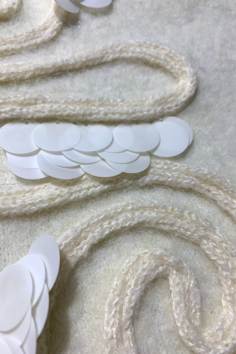 Молочный свитер из шерсти альпаки с декоративной аппликацией Dixie