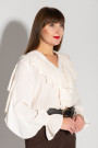 Молочная блуза с жабо и В-образным вырезом итальянского бренда Dixie