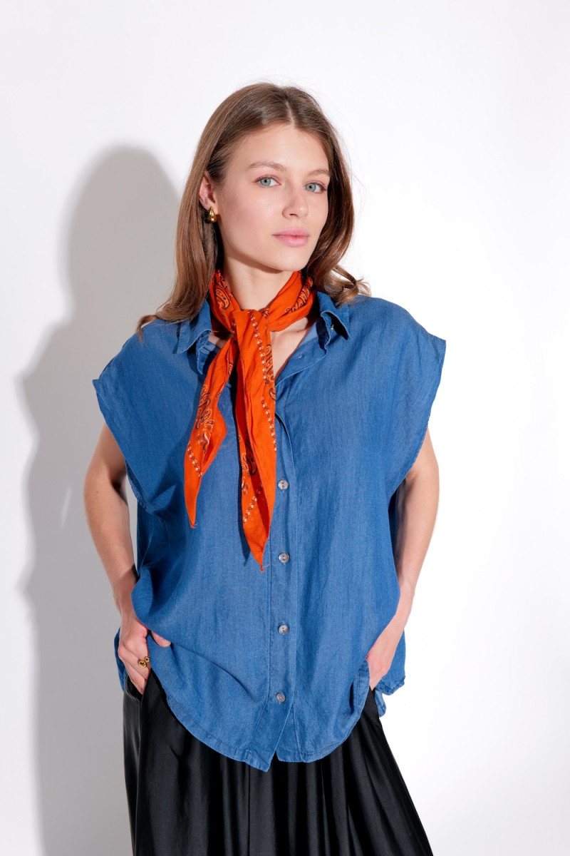 Синяя блуза из лиоцелла с открытой спиной No-Na