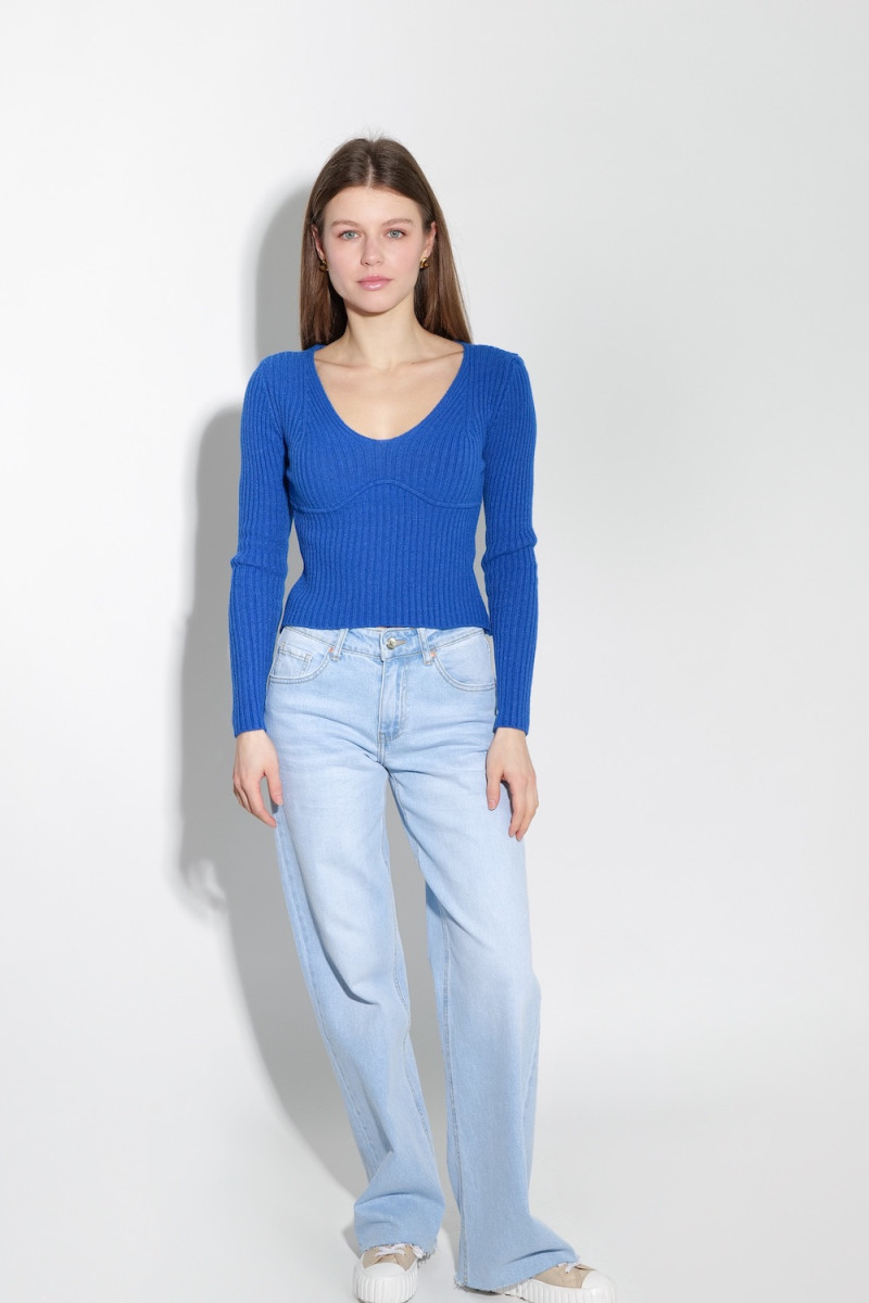 Синий джемпер от Joleen