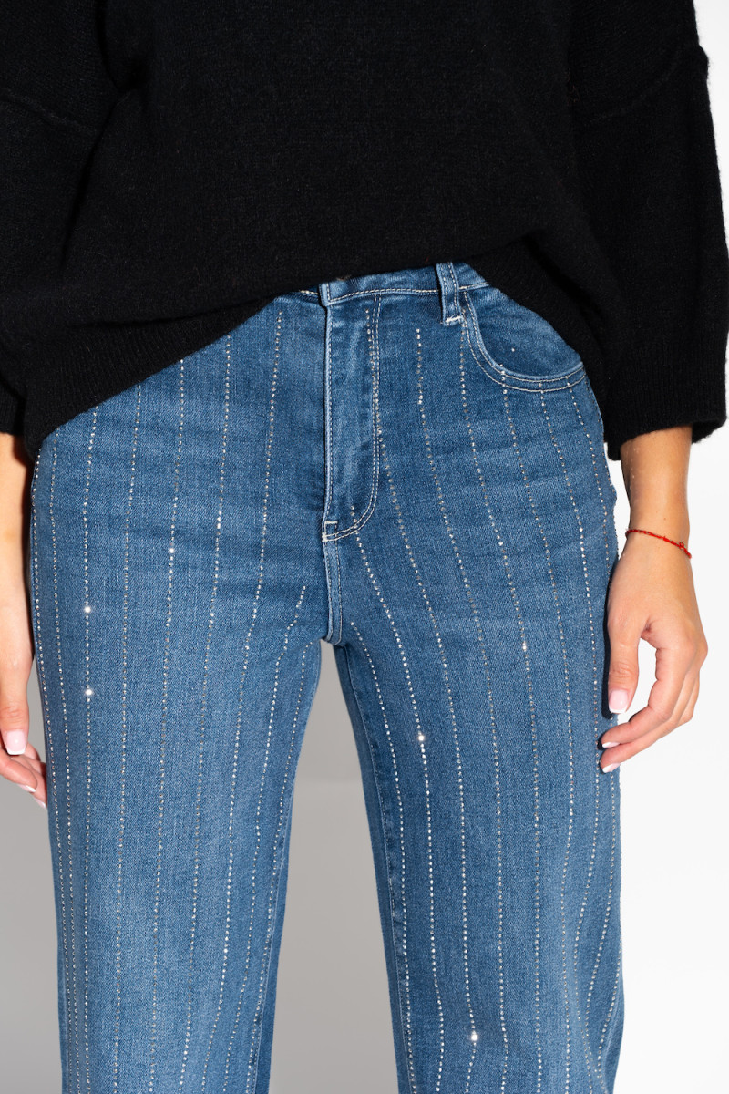 Синие джинсы со стразами итальянского бренда Dixie
