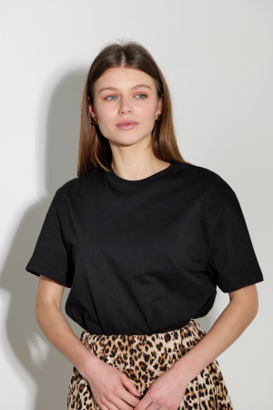 Чёрная классическая футболка из хлопка итальянского бренда Dixie