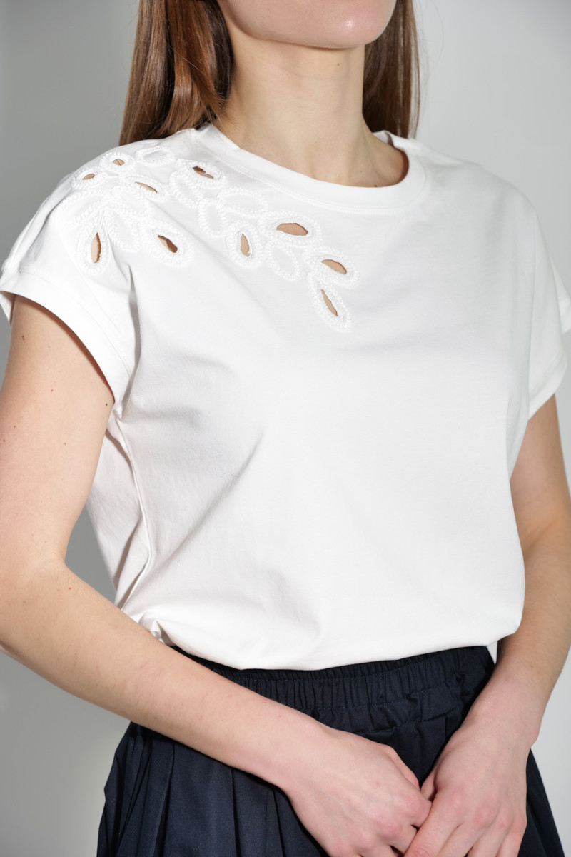 Белая хлопковая футболка с акцентом итальянского бренда Dixie