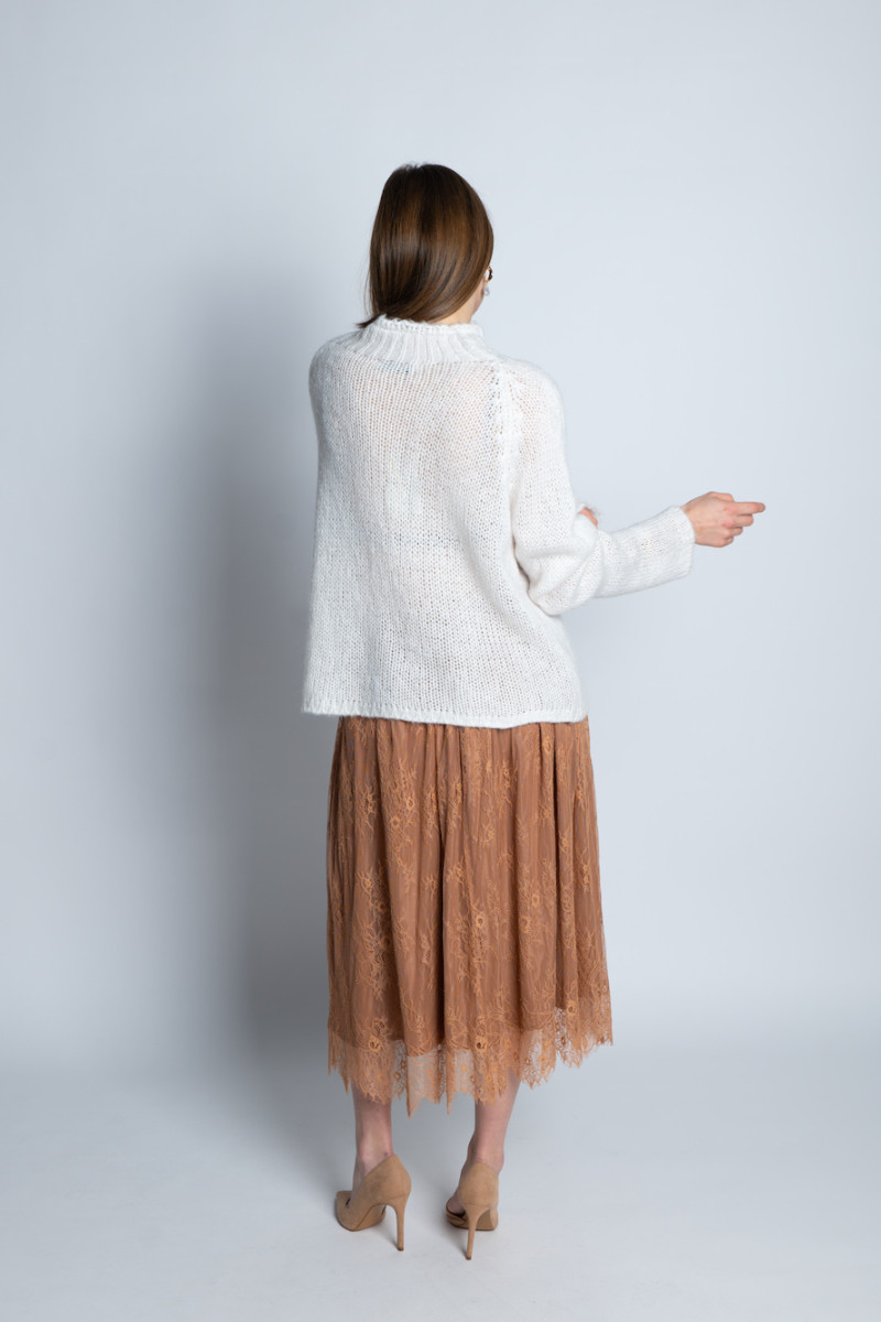 Бежевая юбка с кружевом итальянского бренда Rinascimento