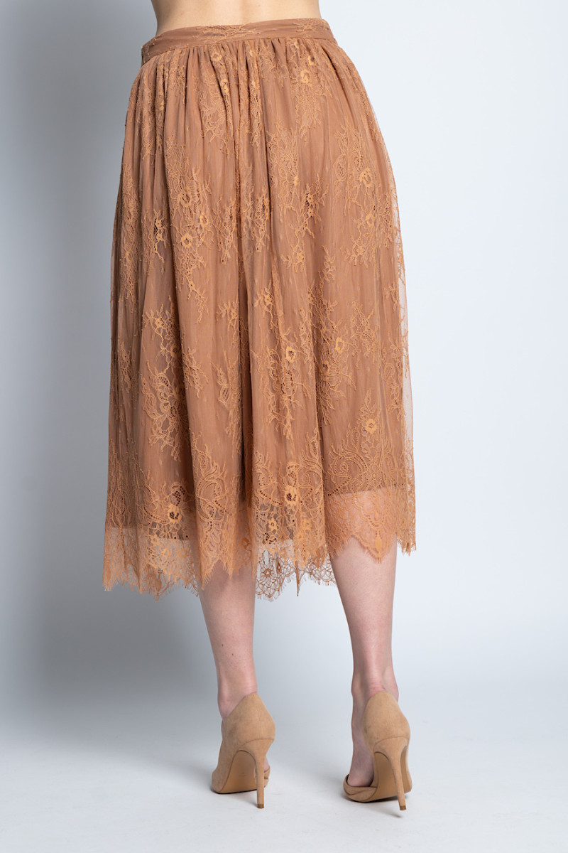 Бежевая юбка с кружевом итальянского бренда Rinascimento