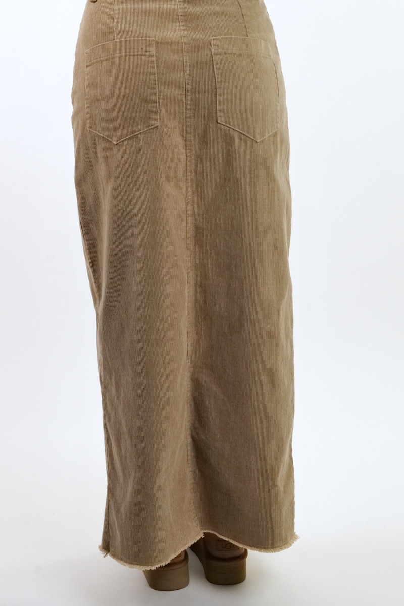 Бежевая макси-юбка из микро-вельвета с разрезом  итальянского бренда Dixie