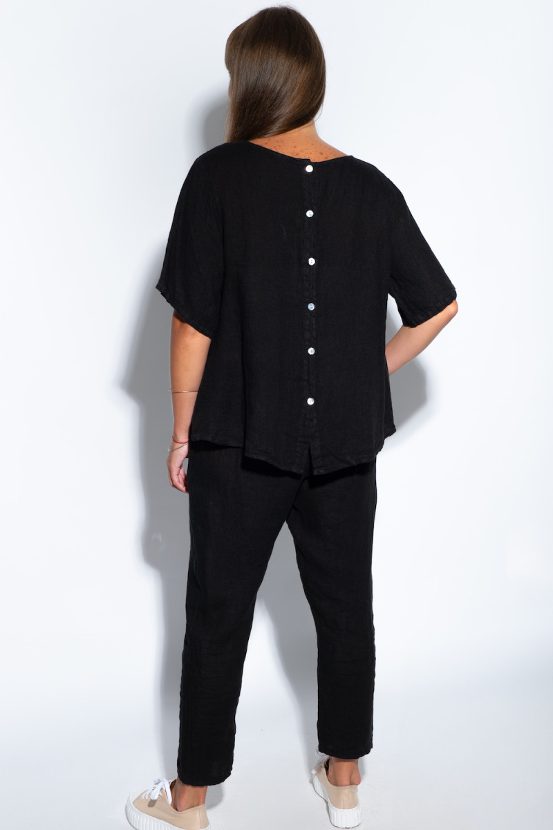 Чёрный льняной костюм итальянского бренда Motel