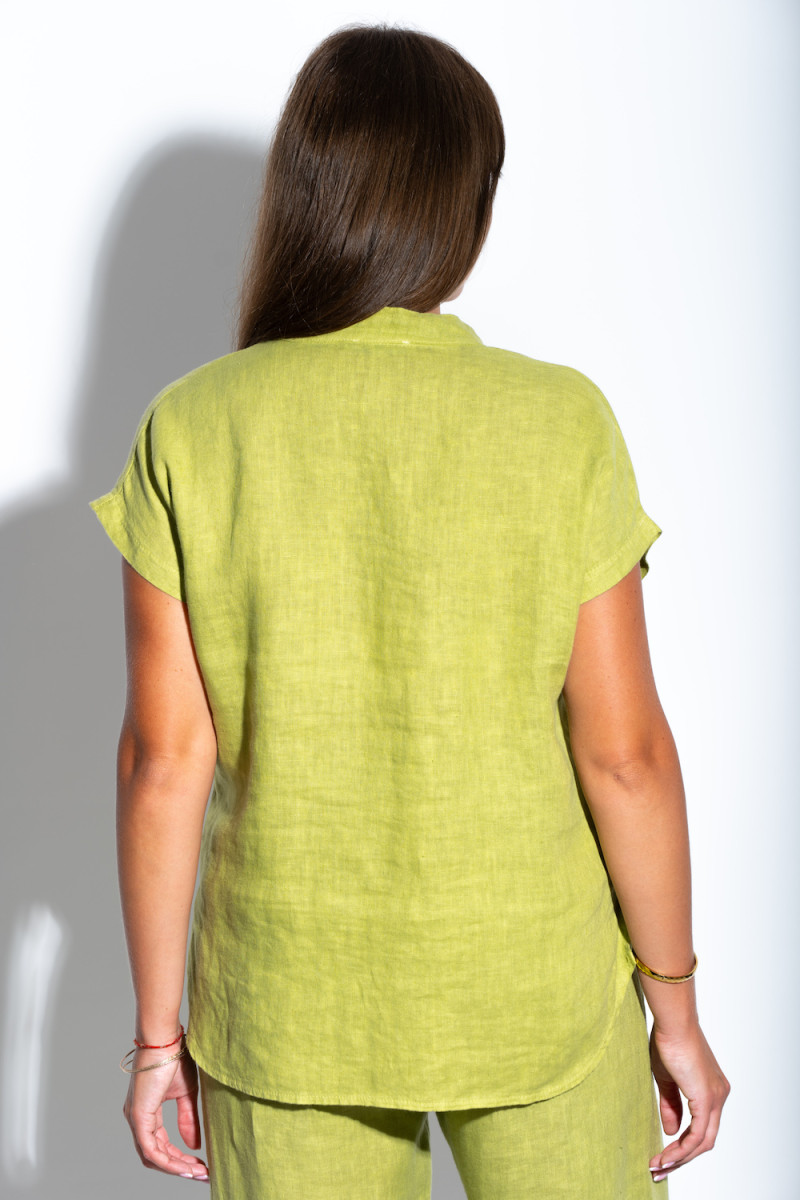 Зеленый льняной летный костюм брюки с блузой на пуговицах