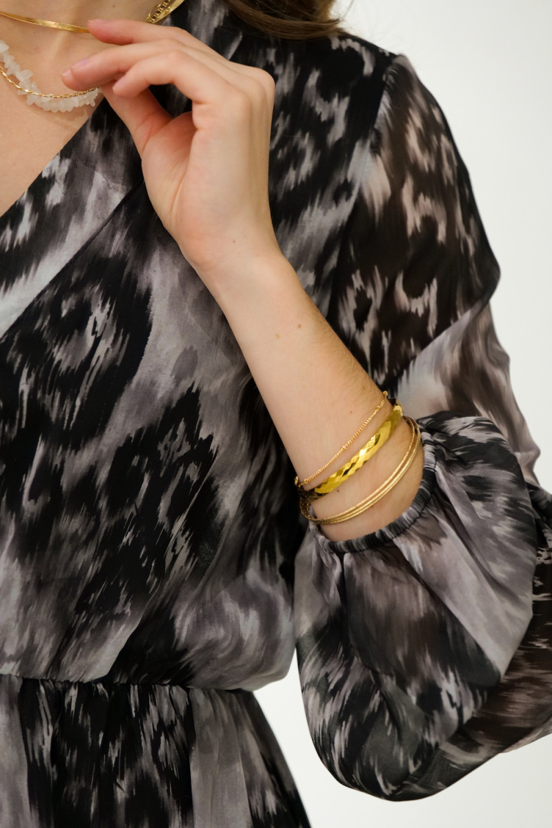 Длинное платье с вырезом и абстрактным рисунком итальянского бренда Dixie