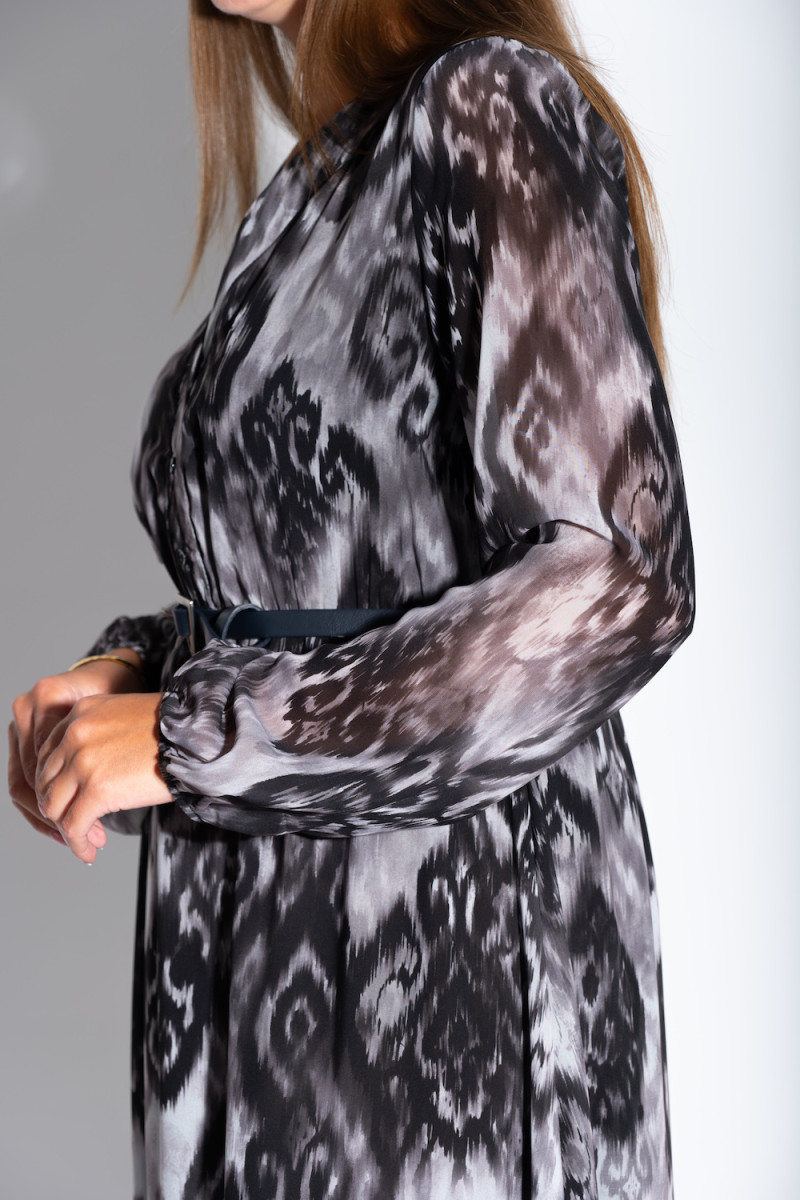 Длинное платье с вырезом и абстрактным рисунком итальянского бренда Dixie