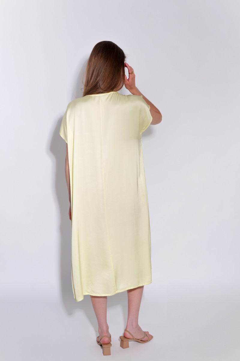 Лёгкое платье с шёлка и вискозы с карманами желтого цвета итальянского бренда  No-Na