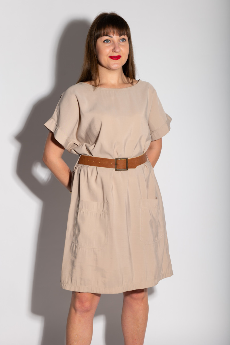 Летнее бежевое платье длины миди итальянского бренда Rinascimento