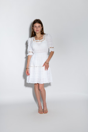 Белое лёгкое короткое платье с вырезом итальянского бренда J-Claire Белое лёгкое короткое платье с вырезом итальянского бренда J-Claire