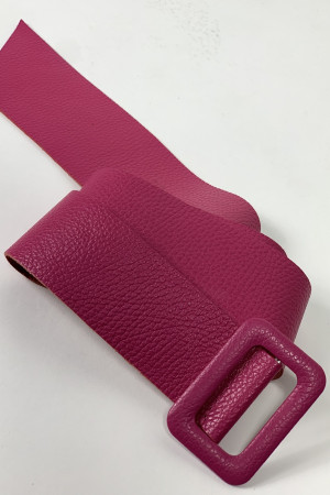 Яркий розовый кожаный пояс итальянского бренда  Motel