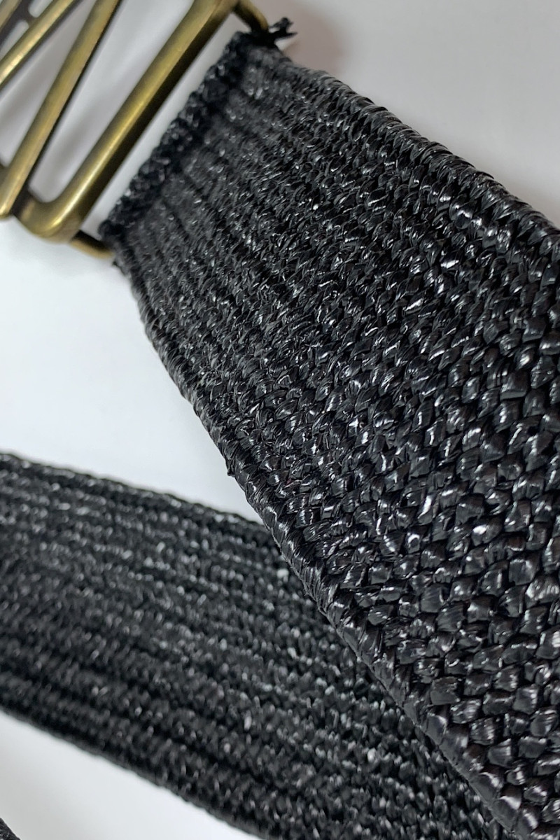 Чёрный пояс с металической пряжкой итальянского бренда  Vicolo