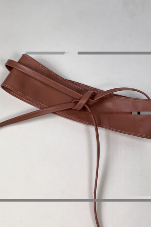 Розовый кожаный пояс итальянского бренда Joleen