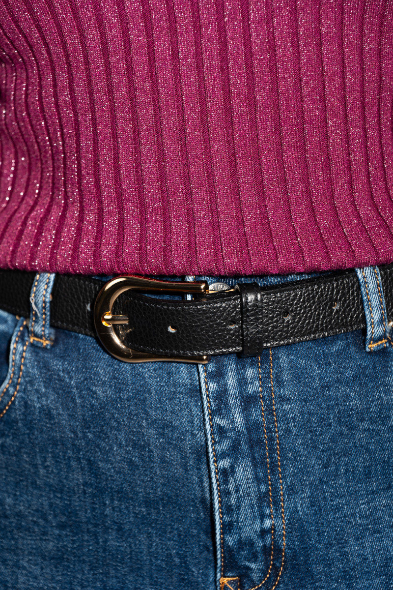 Чёрный кожаный пояс з золотой пряжкой итальянского бренда Dixie