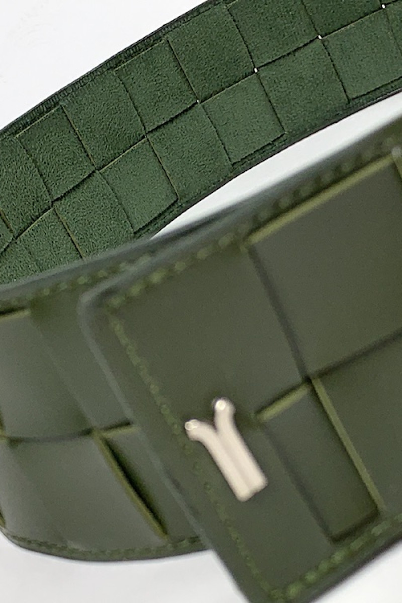 Широкий зеленый кожаный пояс итальянского бренда Joleen