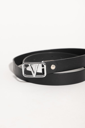 Чёрный кожаный пояс  с пряжкой серебристого цвета итальянского бренда Dixie