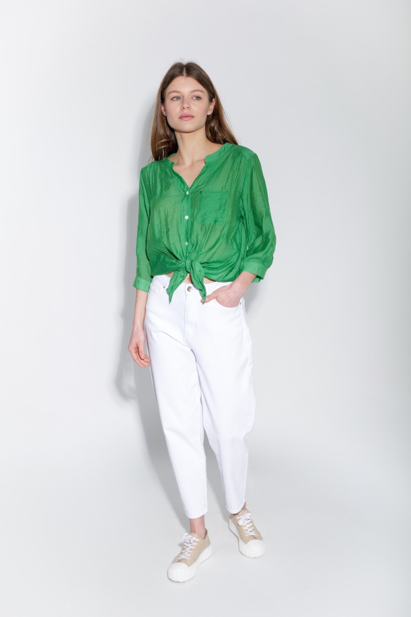 Тонкая яркая зелёная рубашка с шёлка ивискозы итальянского бренда No-Na
