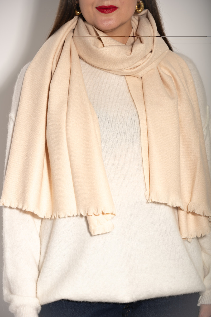 Шарф с шерстью молочного цвета итальянского бренда No-Na