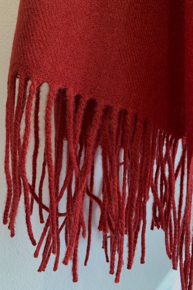 Бордовый шарф с шерстью молочного цвета итальянского бренда No-Na