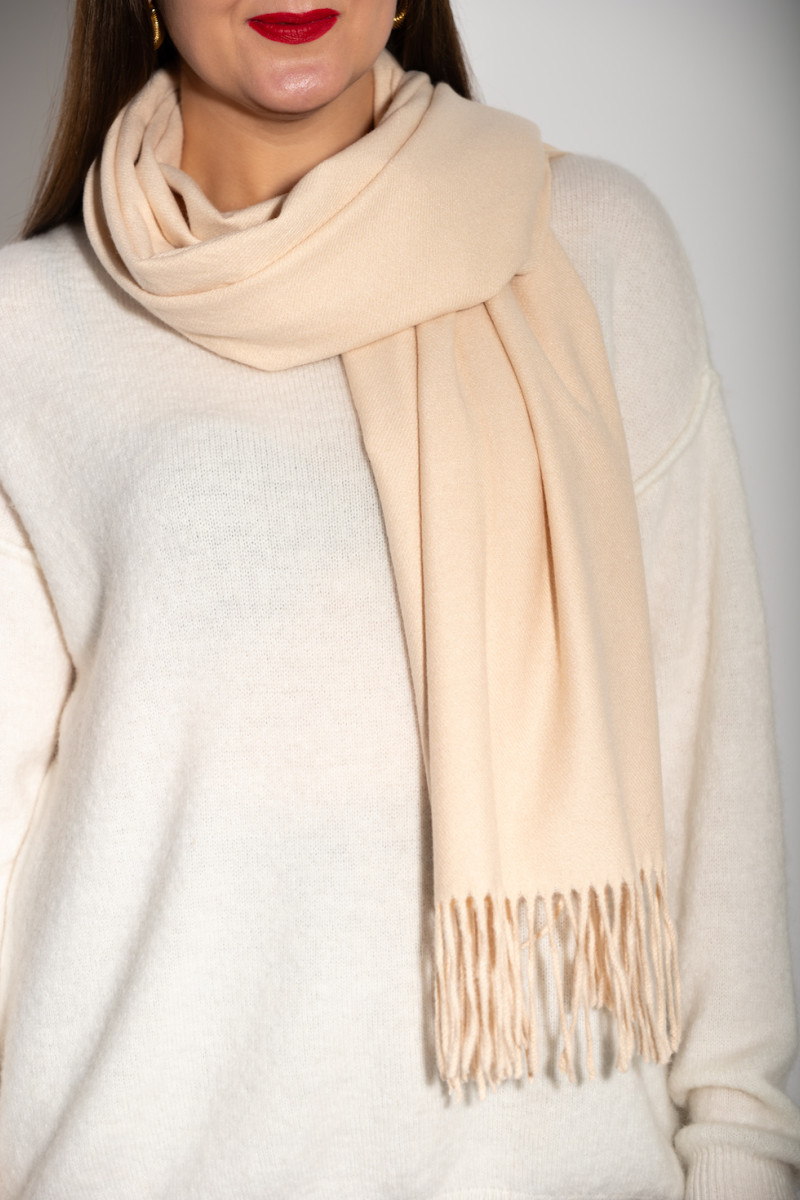 Шарф с шерстью молочного цвета итальянского бренда No-Na